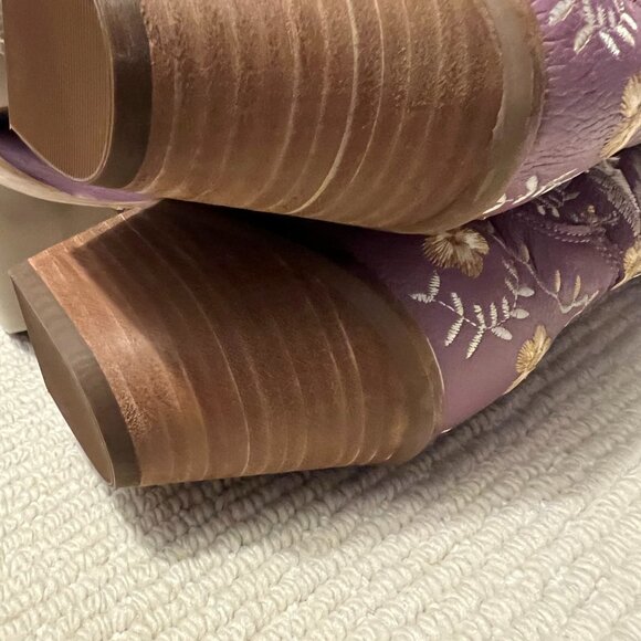 DINGO Primrose Bootie in Lavender Sz 9 NEVER WORN - Picture 8 of 16